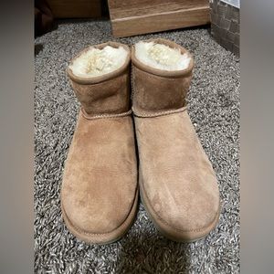 UGG Classic Mini